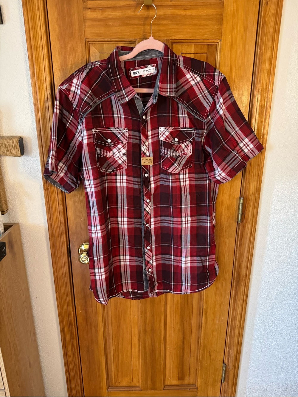 NWT: BKE Men’s Red Plaid Short Sleeve Button-Up Shirt